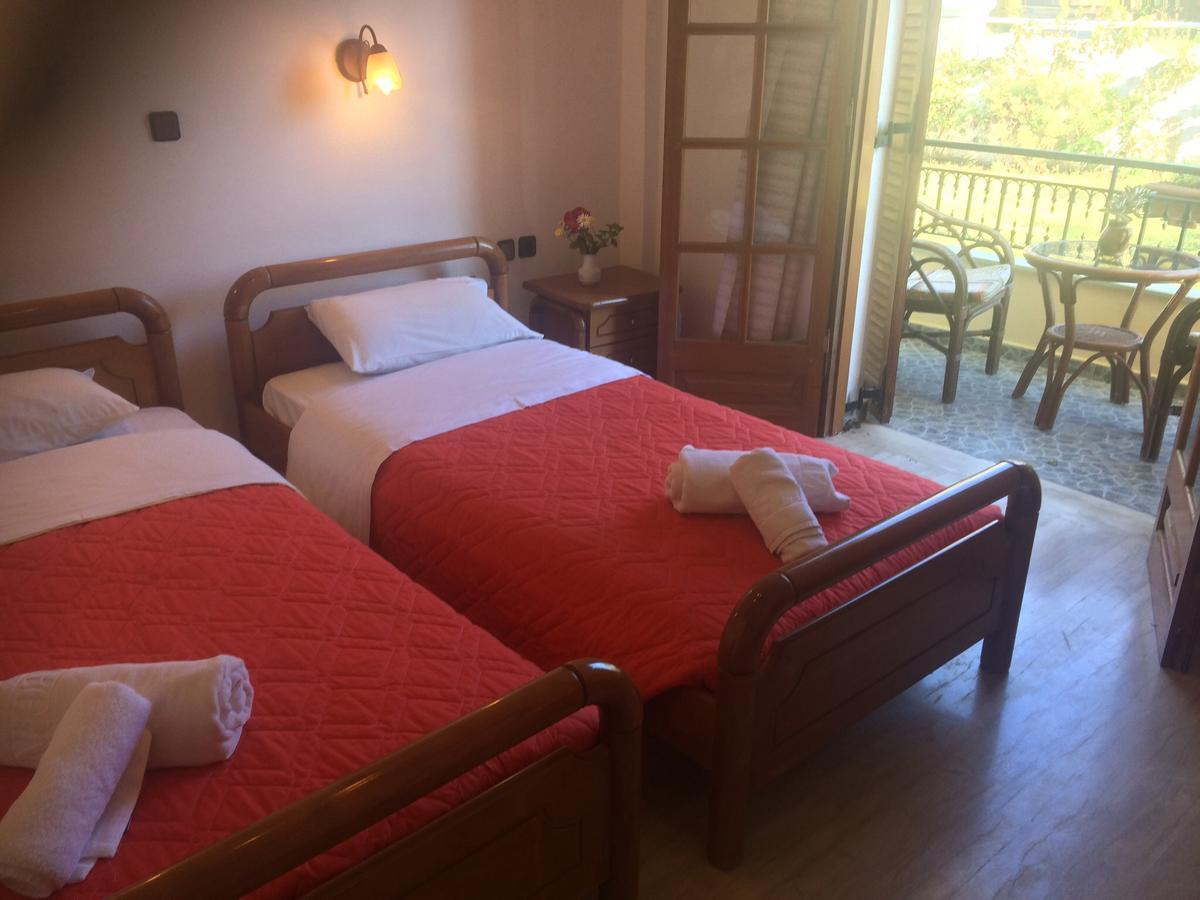 Regina Nina Hotell Vasilátika Exteriör bild